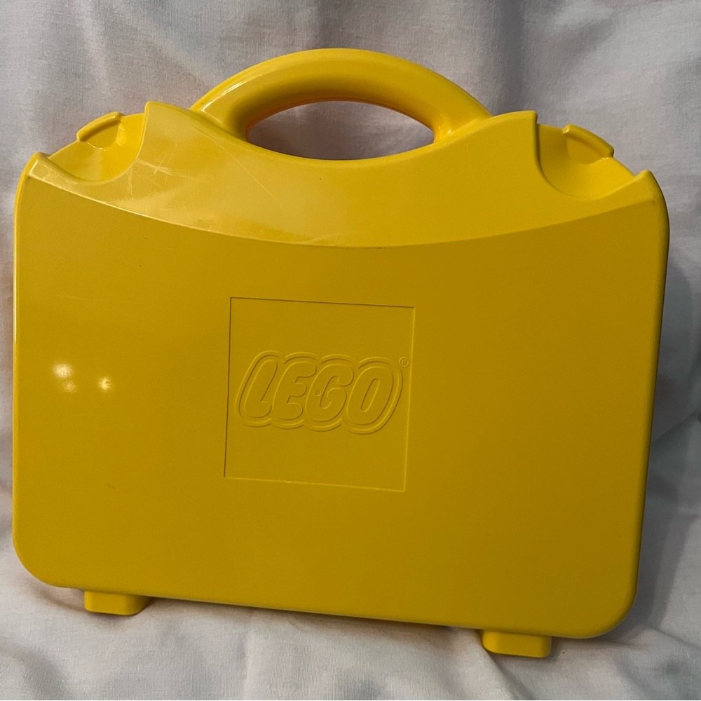 LEGO Bright Yellow Carry Case with 460 Various Sized Colorful Bricks & Bases - Picture 3 of 14